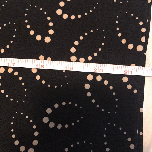 Liz Claiborne butterfly sleeve top - Picture 9 of 10